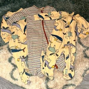 Carter’s Bodysuit/Footsuits Bundle of 3 - 6mos